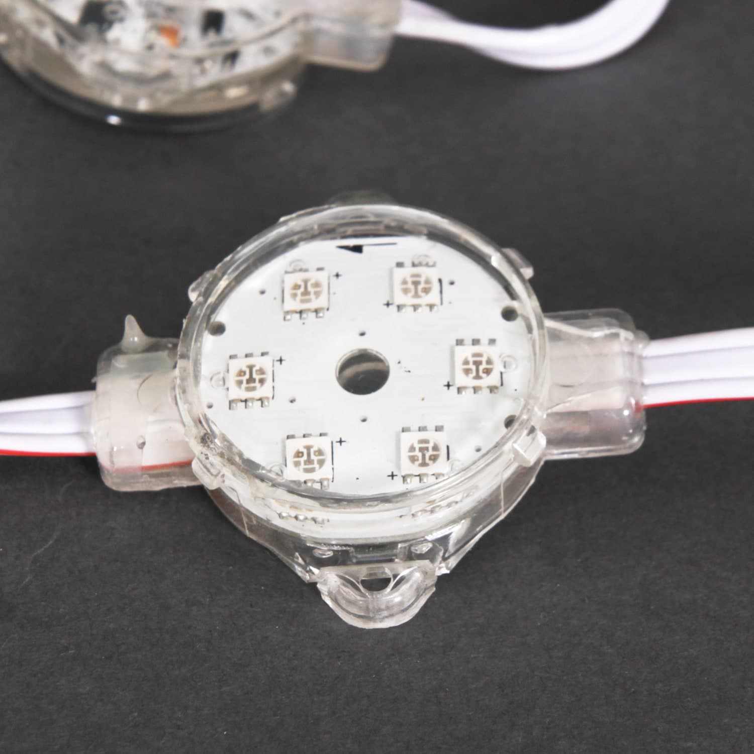 Светодионая гирлянда Sneha G-LED-5M-30-60W-RGB