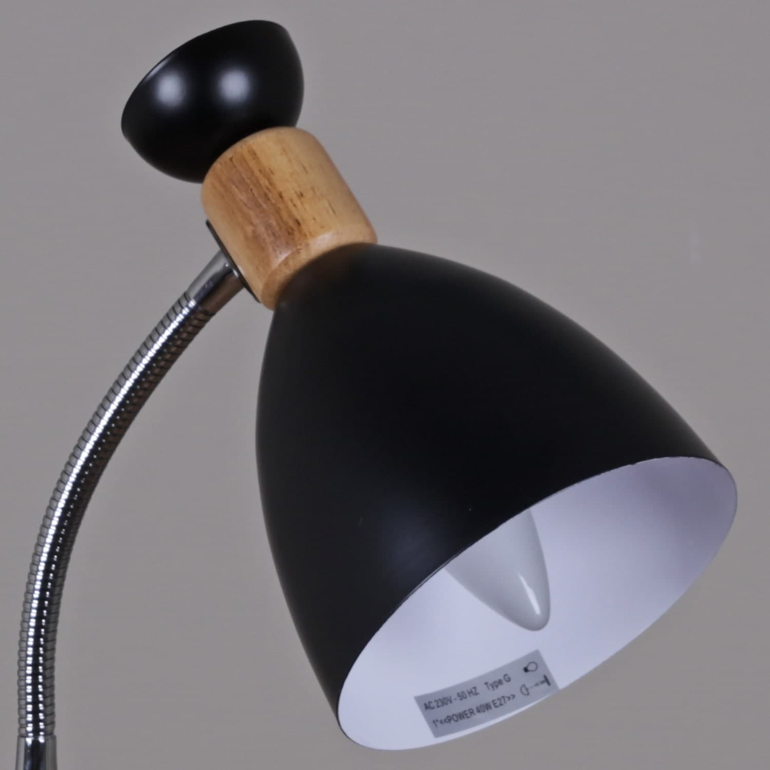 Светильник напольный Reluce 03072-0.6-01 BK