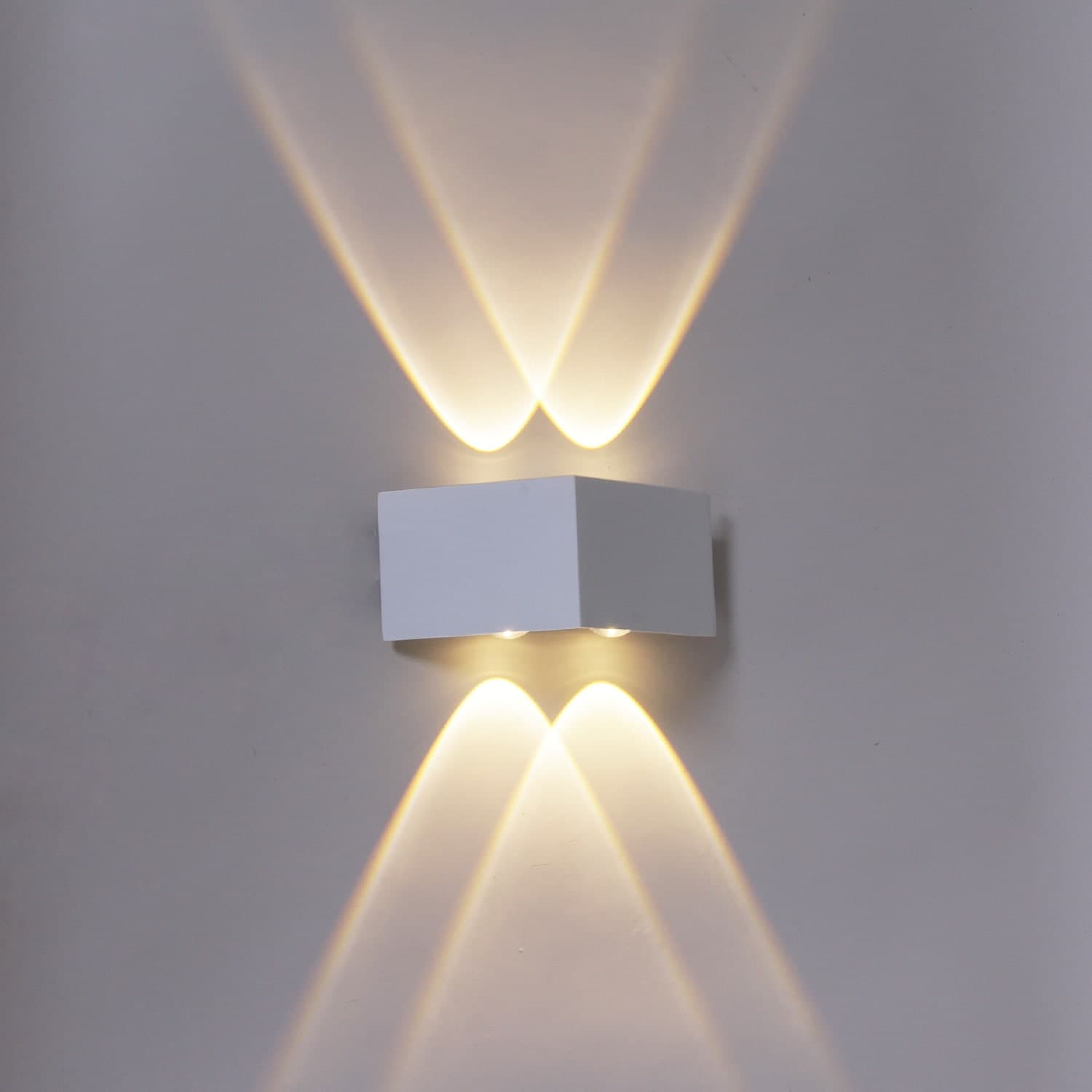 Светильник настенный Reluce 86856-9.2-001KT LED4W WT