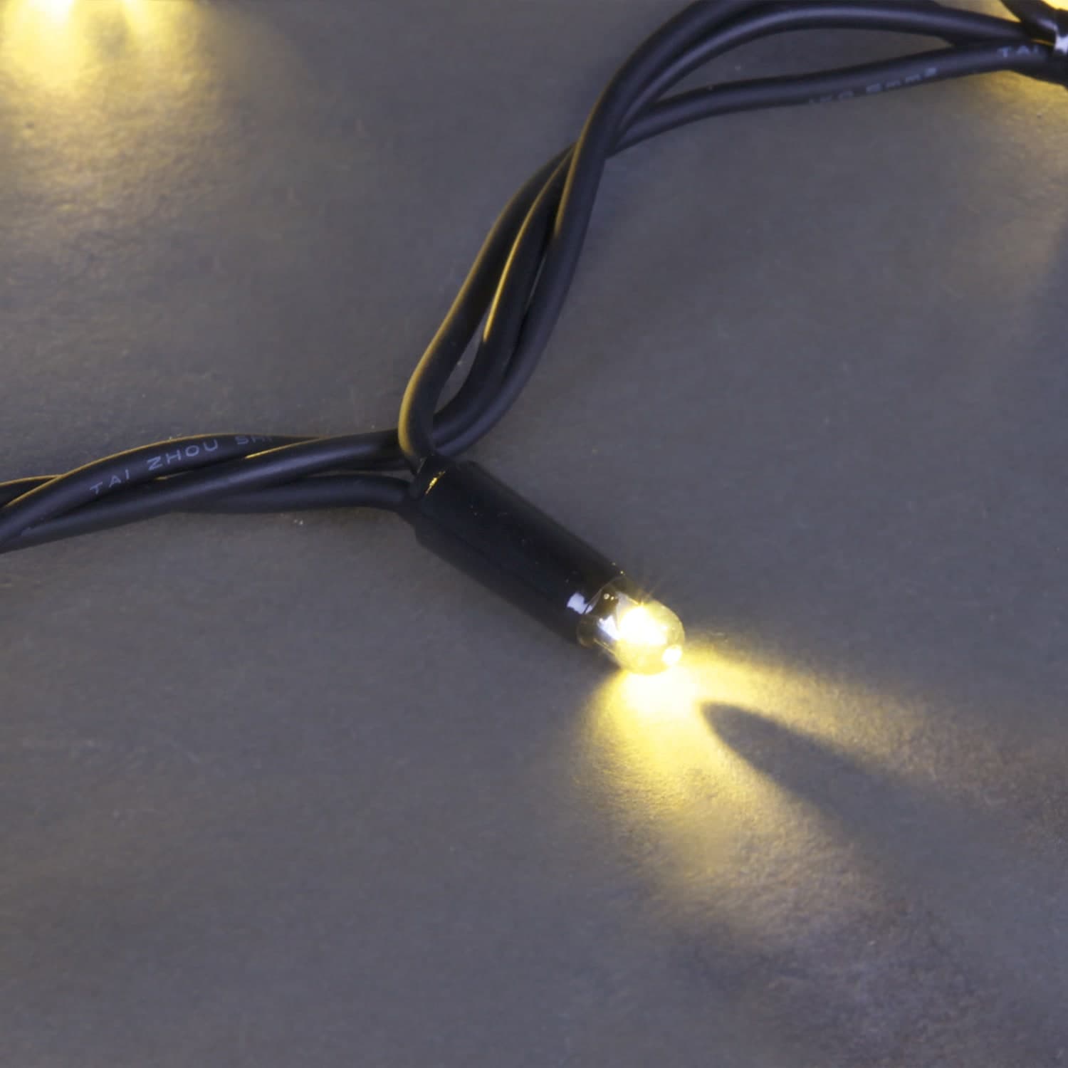 Гирлянда светодиодная, черный провод 10м, 100LED, 24V, морозоустойчивая, влагозащищенная Sneha A-504A WW