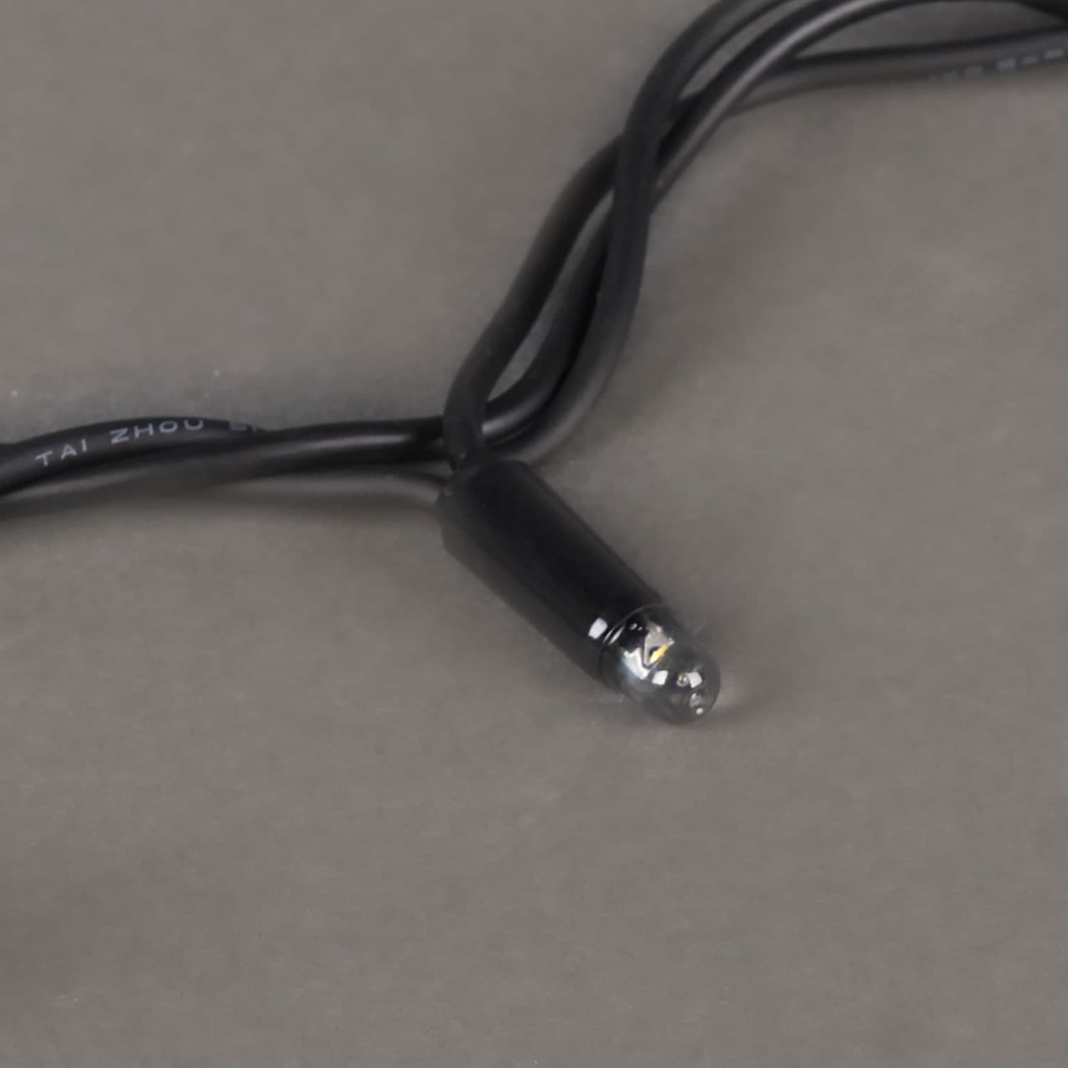 Гирлянда светодиодная, черный провод 10м, 100LED, 24V, морозоустойчивая, влагозащищенная Sneha A-504A WW