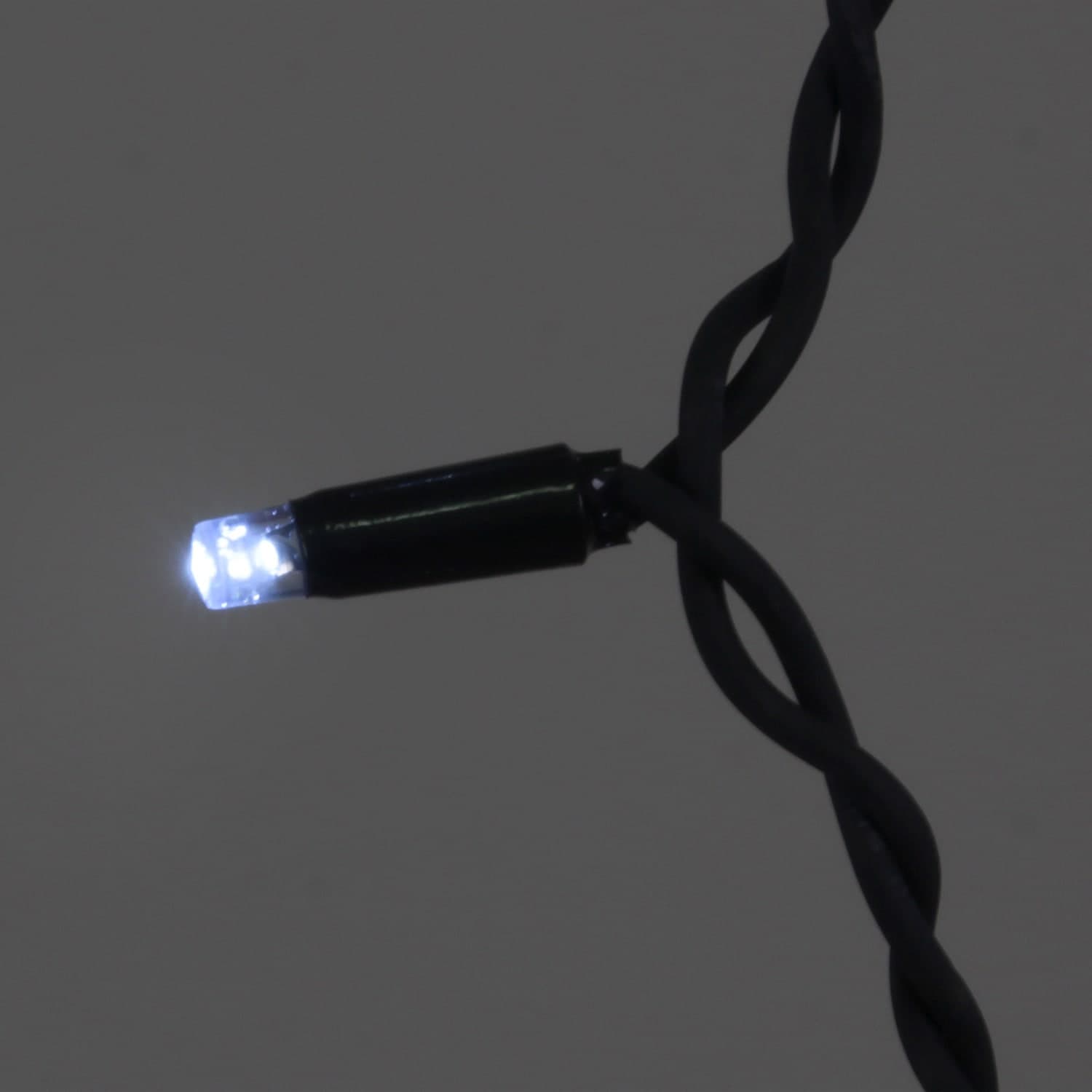 Гирлянда светодиодная "Бахрома", 5х0,9м, 240LED, провод черный, морозостойкий Sneha A-518 W