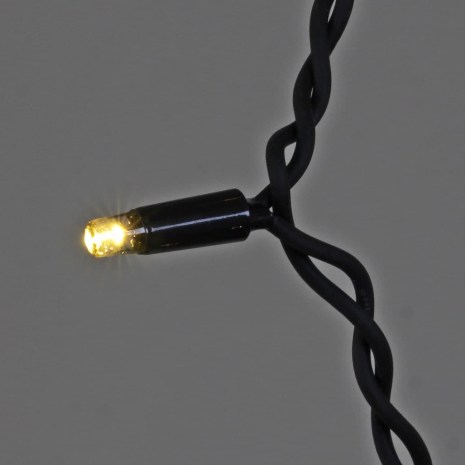 Гирлянда светодиодная "Бахрома", 5х0,9м, 240LED, провод черный, морозостойкий Sneha A-518 WW