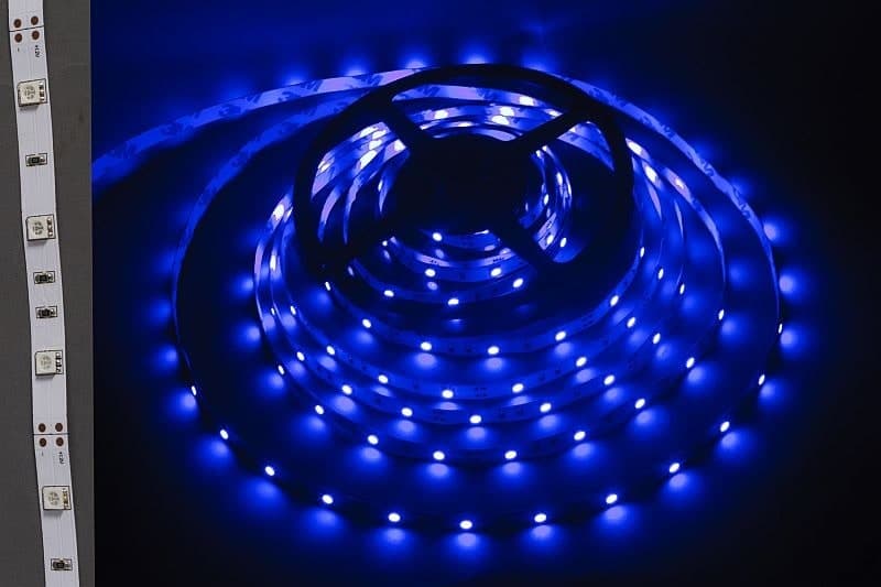 Основание) светодиодная лента 30LED/м, цвет синий Sneha 5050B-30L- NK WT PCB 5м (белое